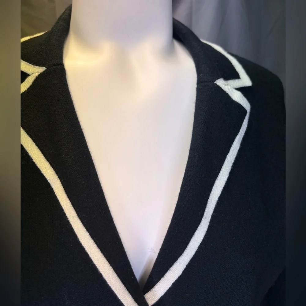 RIO & RIAN Black/Beige Long Sleeve Contrast Tipping Blazer Size Medium